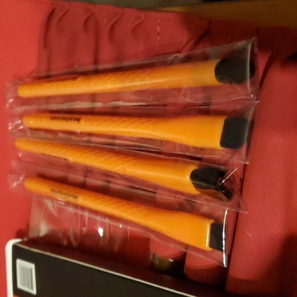 Set of 4 eye shadow brushes - Picture 2 of 5